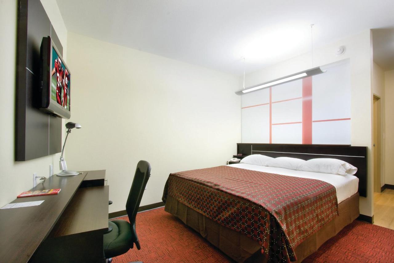 Red Roof Inn & Suites Beaumont Esterno foto