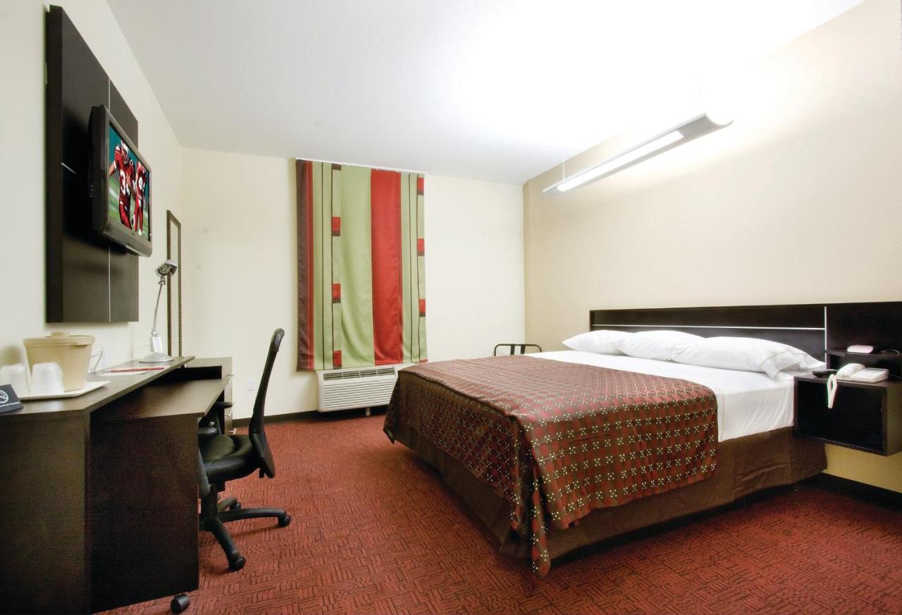 Red Roof Inn & Suites Beaumont Esterno foto